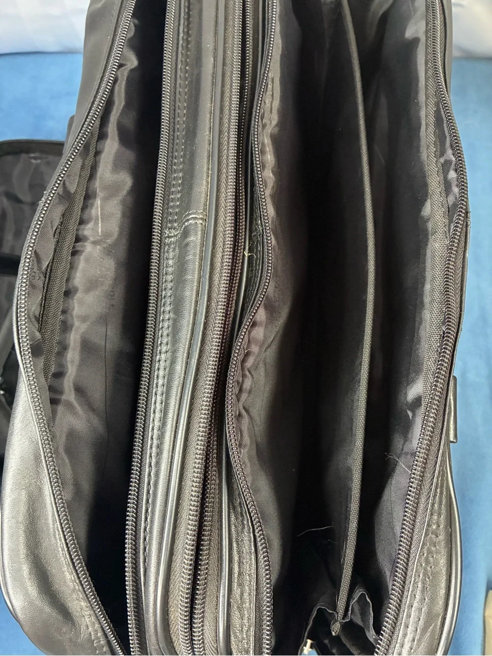 Kenneth Cole Reaction Black Leather Briefcase/Portfolio Bag with Top Handles